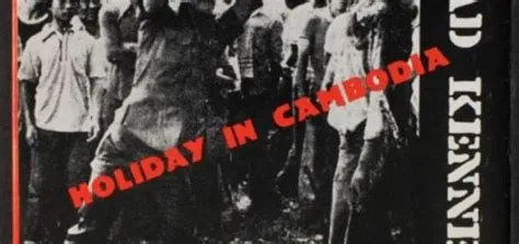 Holiday in Cambodia - Um hino explosivo de punk rock que mistura fúria rebelde com sarcasmo perspicaz.